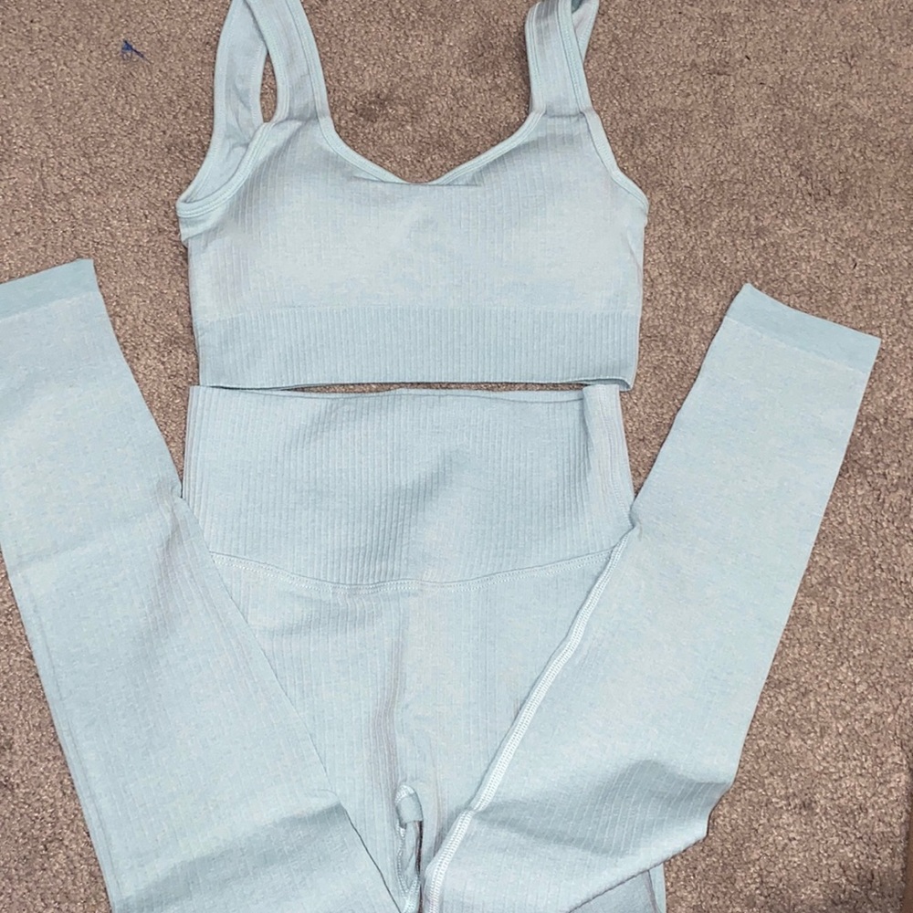 Seamless workout set